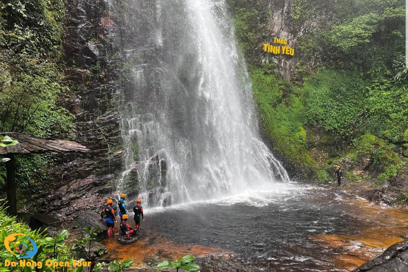 Ghé thăm vẻ đẹp hùng vĩ của thác Tình Yêu