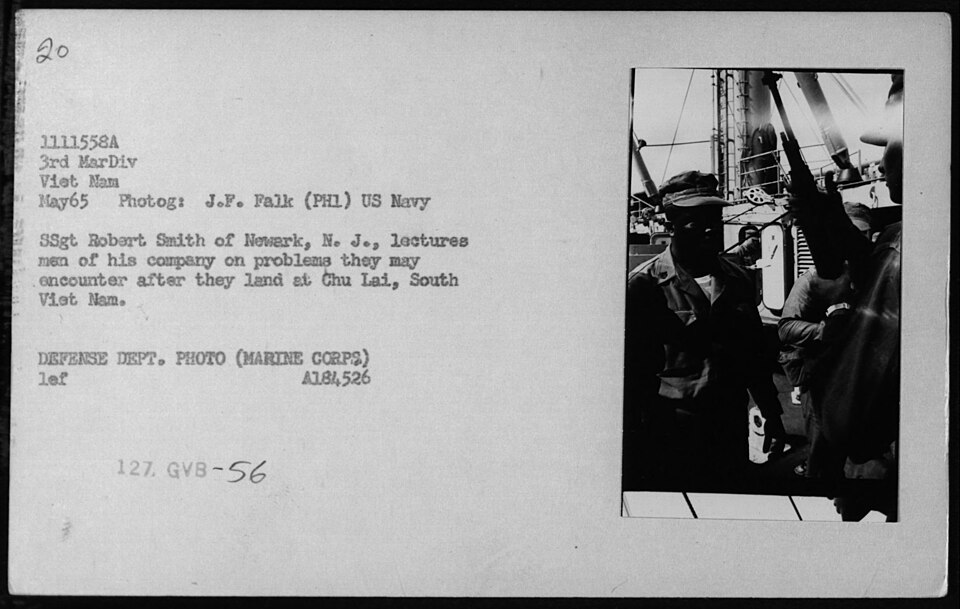 Hình ảnh đại diện: Hoạt Động Vui Chơi Trên Biển: Trải Nghiệm Mới Cho Mùa Hè 2026