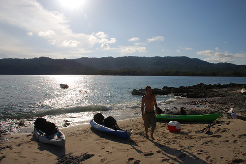 Hình minh họa: Đồ Dùng Chuyên Dụng Cho Hoạt Động Biển Đảo