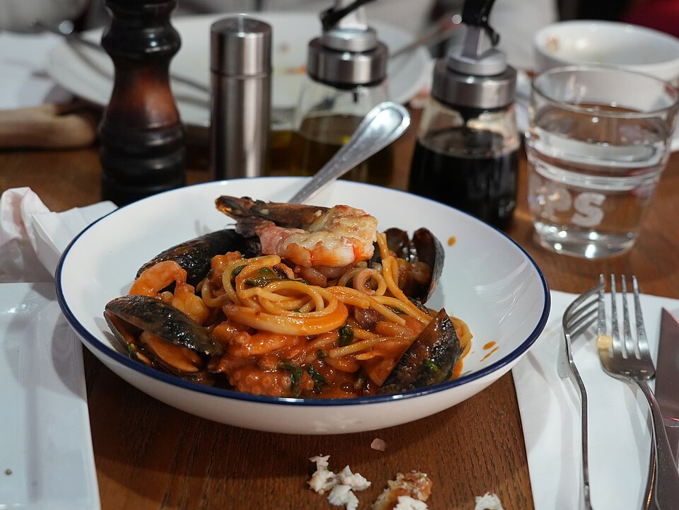 Hình minh họa: Những Món Ăn Đặc Trưng Của Hội An Được Ảnh Hưởng Bởi Hải Sản Cù Lao Chàm