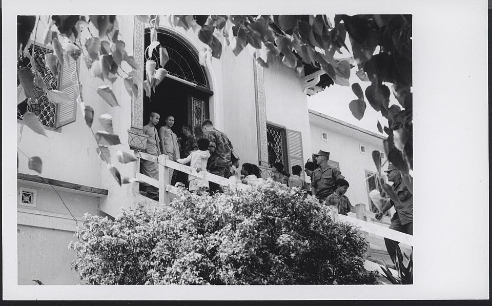 Hình minh họa: Tour Guide Responsibilities: What Services Do They Actually Provide? Hình minh họa: Tour Guide Responsibilities: What Services Do They Actually Provide?